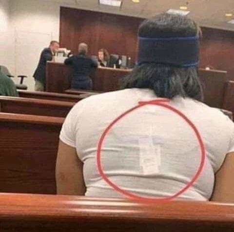 How to dress for criminal court